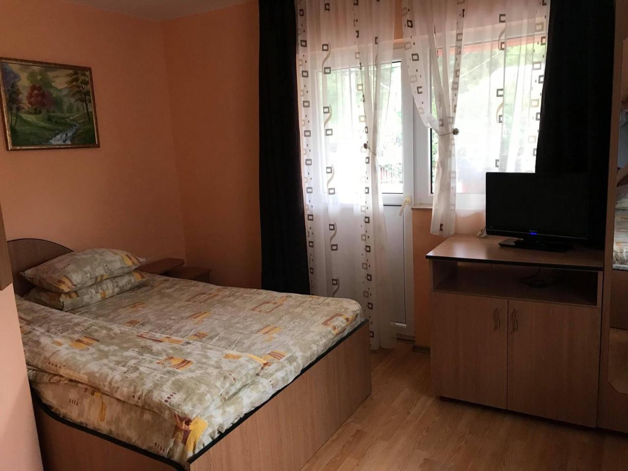 Pensiunea Colt De Rai Săcel Екстериор снимка