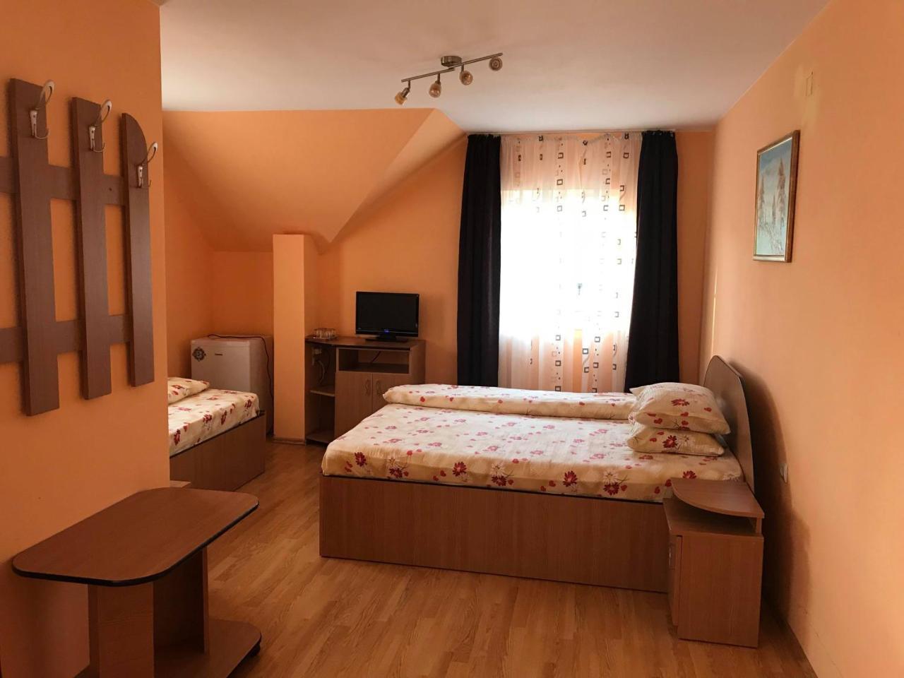 Pensiunea Colt De Rai Săcel Екстериор снимка